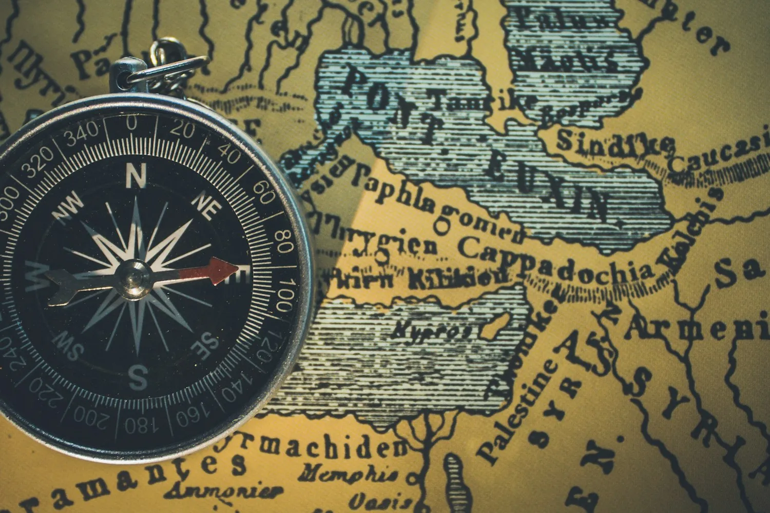 Carte de navigation ancienne et rose des vents